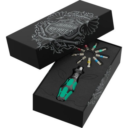 Wera Tool Rebel Shop Geschenk Set Blume Verpackung geöffnet mit in einer Blume angeordnetem Werkzeug